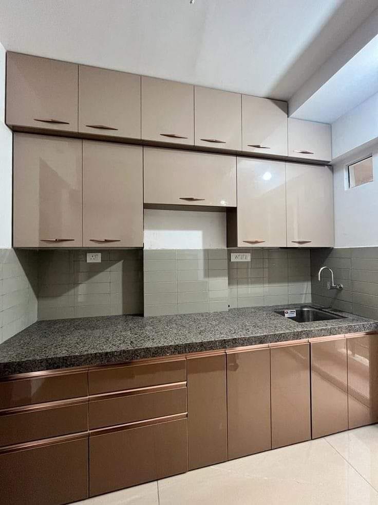 Glossy and Elegant Low Budget Kitchen Design for Your Home